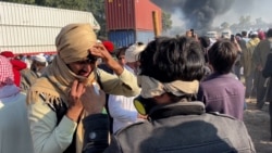 Pakistani Police Use Tear Gas Against Khan Supporters (Video)