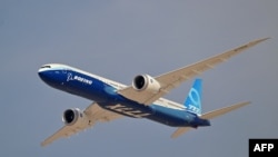 د بوینګ یوه مسافروړونکې الوتکه 