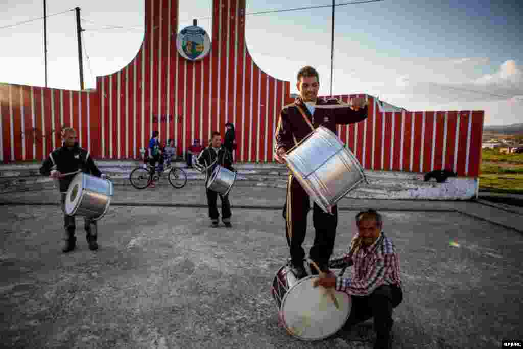 The Drummers Of Macedonia's Semka Band #36