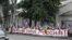 La o demonstrație de protest în fața Ambasadei Rusiei de la Chișinău în iunie 2010