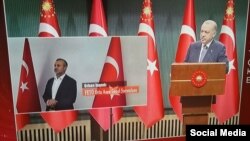 Фрагмент выступления президента Турции Реджепа Тайипа Эрдогана, когда он сообщает о поимке Орхана Инанды.