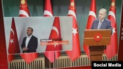 Фрагмент выступления президента Турции Реджепа Тайипа Эрдогана, когда он сообщает о «поимке» Орхана Инанды.

