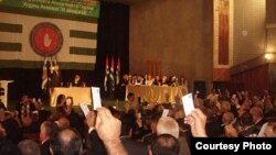 Численность партии "Единая Абхазия" быстро выросла до 23 с лишним тысяч человек, и получалось, что в маленькой республике членов "ЕА" на душу населения приходится уже больше, чем в советские времена приходилось членов КПСС