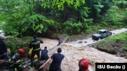 Inundațiile de peste weekend au făcut ravagii în estul țării.