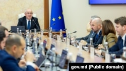 Avizul Guvernului pentru „Legea Yandex” a fost votat de guvernul condus de Alexandru Munteanu, pe 3 iunie. Ministerul Infrastructurii și Dezvoltării Regionale era și atunci, ca și acum, condus de Vladimir Bolea. 
