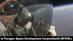 Алан Юстас в стратосфере