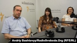 Олександр Мартиненко, Тетяна Чорновіл і Наталія Соколенко в студії Радіо Свобода