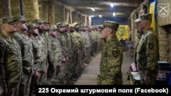 225-й окремий штурмовий полк підозрюють у знущаннях з військових, створенні «загороджувальних загонів» та жорстокому поводженні з особовим складом