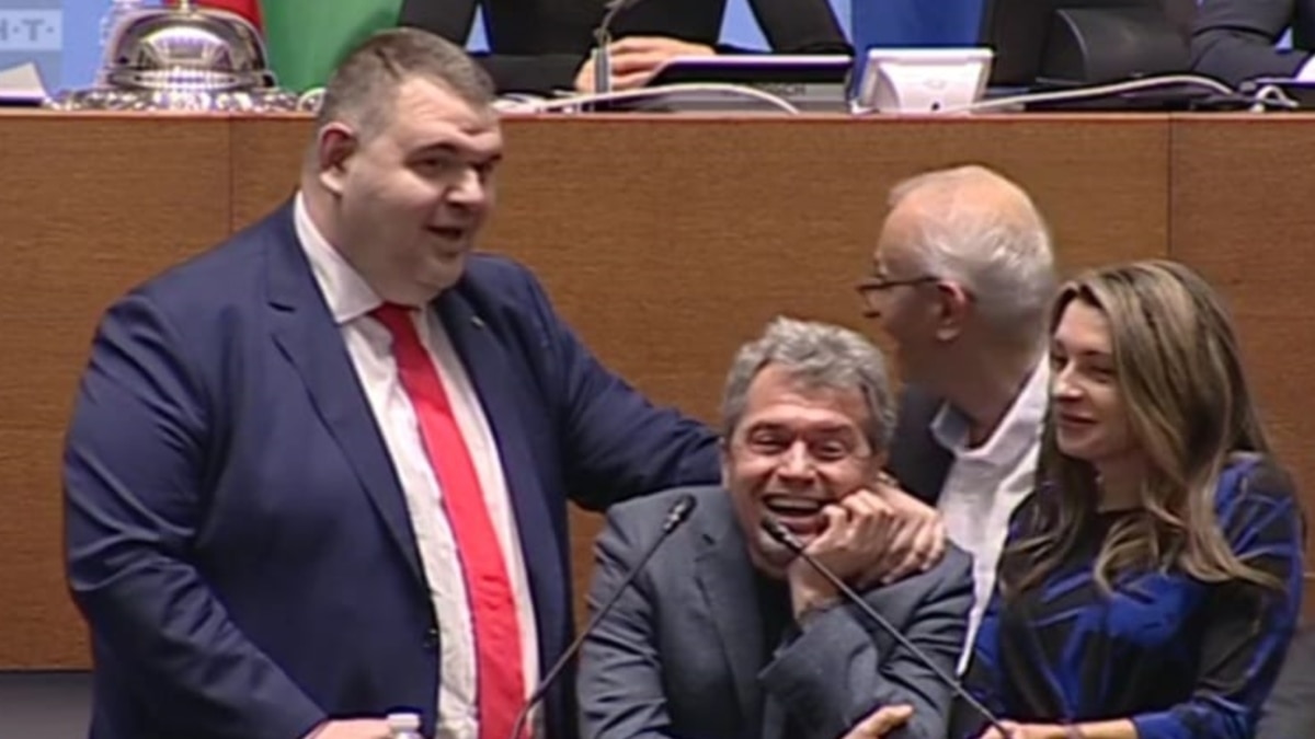 Добро утро!Най-важното е тук:ИТН покри ПеевскиЦените и бойкотът на магазинитеПроф.