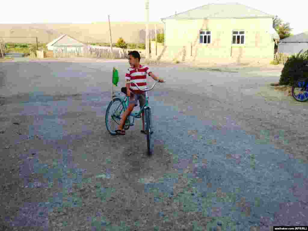 Watanperwer türkmen ýigidi