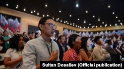 Форумдун 8-августтагы жыйыны. 