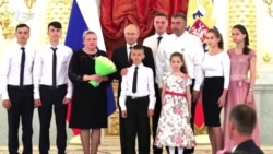 Дар Русия ба хонандагон дарси оиладорӣ меомӯзанд