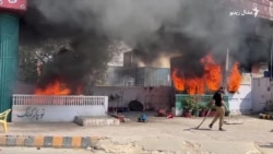 په کراچۍ کې د امریکا کونسلګرۍ مخې ته په احتجاج کې مرګژوبله اوښتې