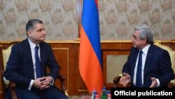 Armenia - President Serzh Sarkisian (R) meets with Tigran Sarkisian, chairman of the Eurasian Economic Commission, in Yerevan, 16Dec2016.