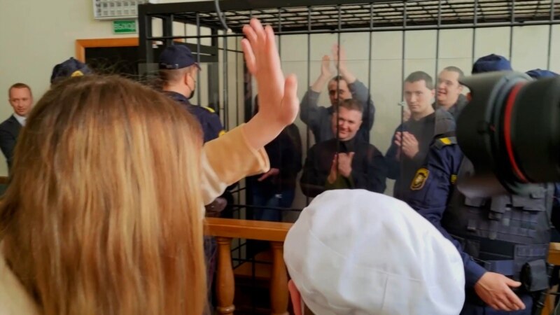 Белорусија: офицер осуден на затвор поради учество во протести 