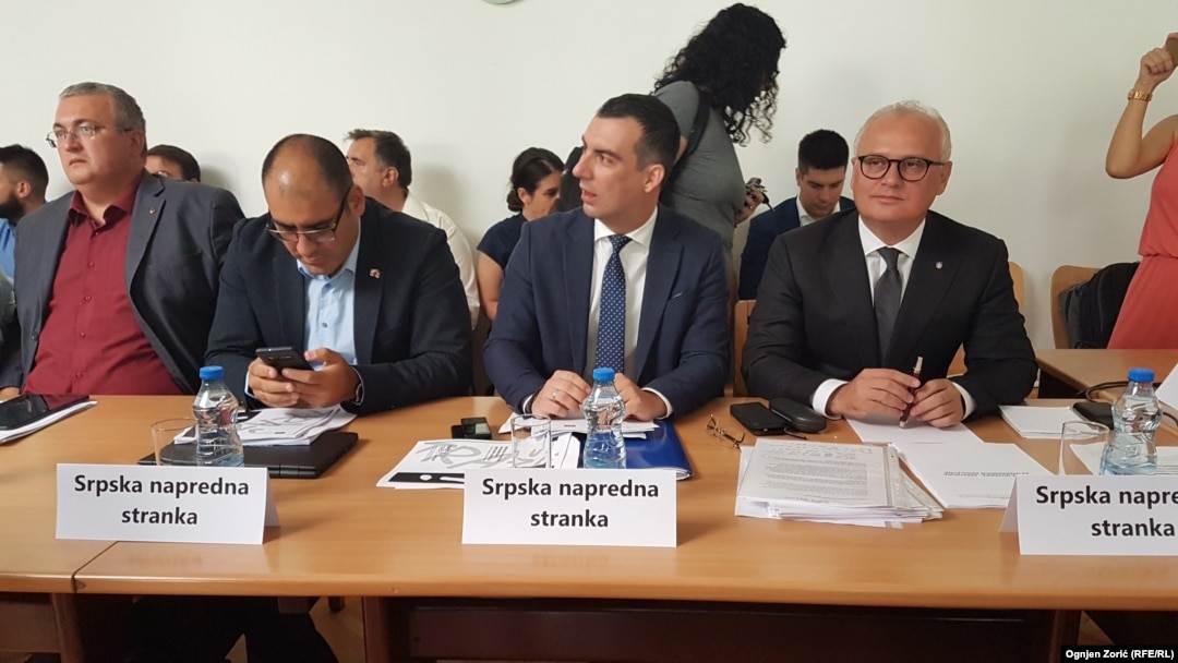 Членовите на Српската напредна партија Владимир Ѓукановиќ, Владимир Орлиќ и Горан Весиќ, 19 август 2019 година.