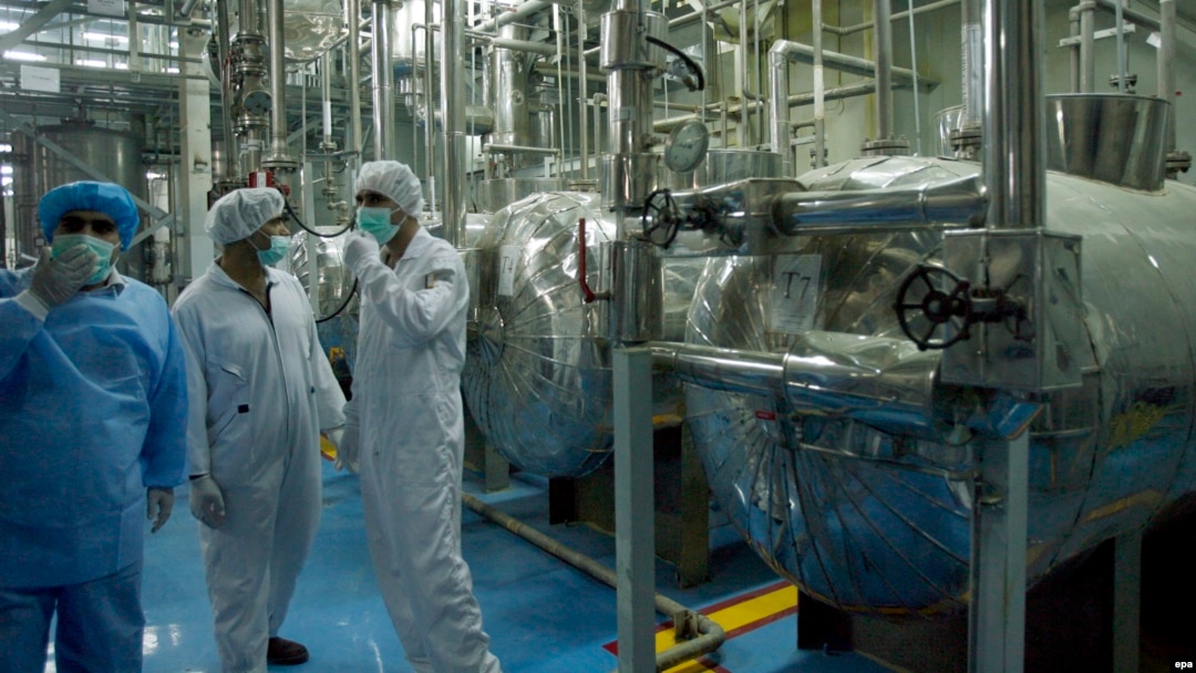 IAEA technicians inspect the site of a uranium conversion plant in Isfahan, Iran. (file photo)