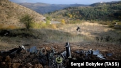 Уламки безпілотника поблизу Степанакерта, столиці так-званої «Нагірно-Карабаської республіки», жовтень 2020 року