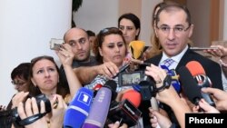 Armenia - Finance Minister Vartan Aramian speaks to journalists after a cabinet meeting in Yerevan, 28Sep2017.