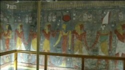 Arxeoloq-"Nefertiti Tutanxamonun məqbərəsində dəfn olunub"