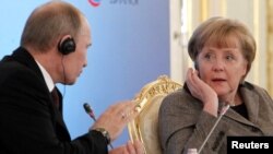 Володимир Путін і Анґела Меркель на зустрічі у Кремлі, 16 листопада 2012 року