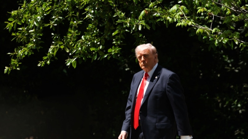 Трамп повысит пошлины на автомобили из Евросоюза до 25%