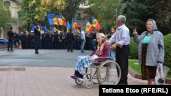 Marș de protest al pensionarilor moldoveni împotriva Legislativului de la Chișinău