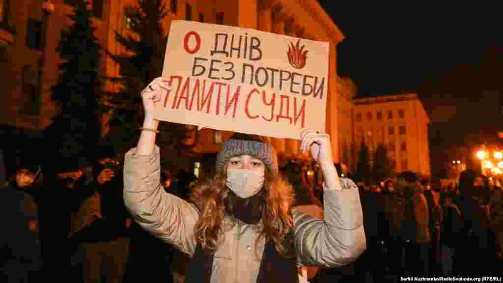 Учасниця акції протесту на підтримку ув’язненого активіста Стерненка