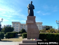 В Севастополе принесли цветы памятнику Тарасу Шевченко, 9 марта 2026 года