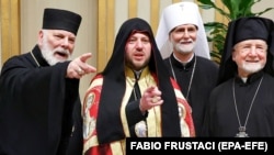 Кардинал УГКЦ Микола Бичок (другий зліва), митрополит Борис Ґудзяк (праворуч від нього)наі церемонії консисторії,Ватикан, 7 грудня 2024 року