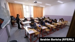 Mbajtja e testit të arritshmërisë në Shkollën "Ismail Qemaili" në Prishtinë.