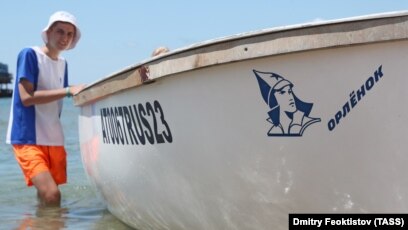 дети без трусиков на улице Орлёнок не взлетел. Детский лагерь с условиями исправительного