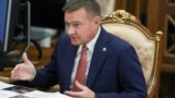 Nəqliyyat naziri Roman Starovoyt 2025-ci ilin yanvarında prezident Vladimir Putinlə görüşündə.