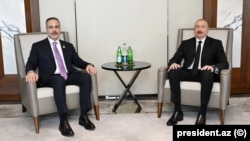 Prezident İlham Əliyev Türkiyənin xarici işlər nazirini qəbul edib
