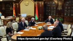 Aleksandr Lukaşenko Donald Trampın xüsusi elçisi Con Koulu qəbul edib.