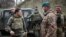Президентът на Украйна Володимир Зеленски на посещение на фронтовата линия в близост до Мариупол