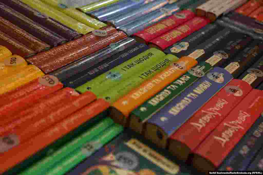 Цього року до «Книжкового Арсеналу» долучилися понад 150  учасників – серед них відомі автори, лідери думок, запрошені гості та нові імена сучасної культурної сцени