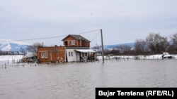 Shtëpi të goditura nga vërshimet në Fushë-Kosovë, 6 janar.