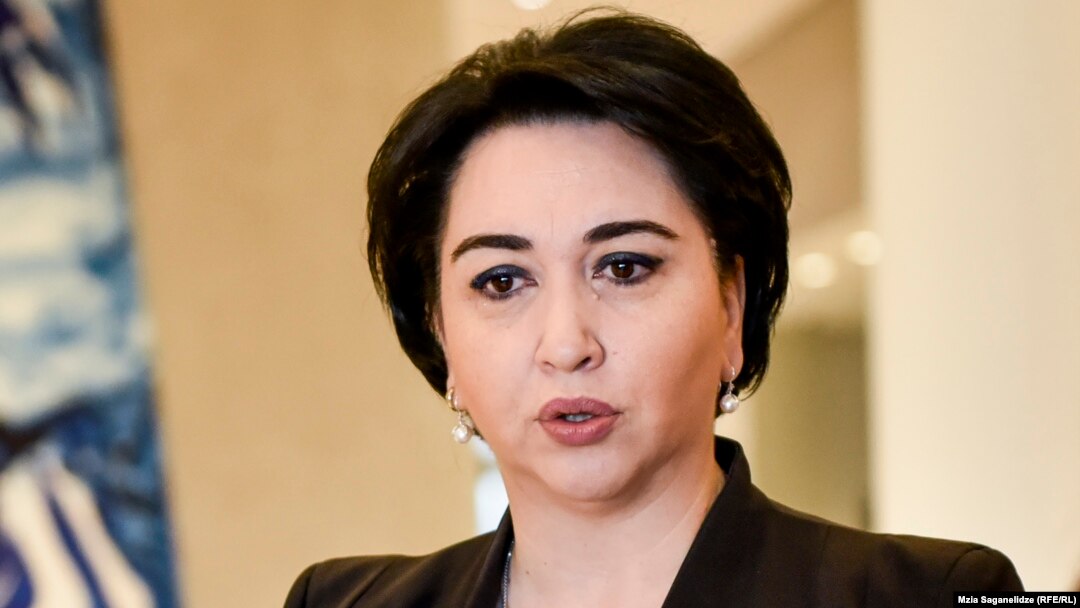 Депутат начала сбор подписей, но, к удивлению бывшей главы юридического комитета парламента, члены ее политической «альма-матер» не разделили ее энтузиазма