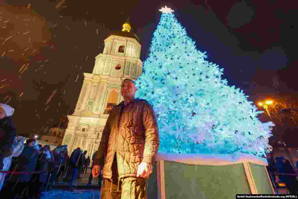 Головну новорічну ялинку України офіційно відкрив міський голова Києва Віталій Кличко