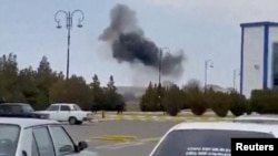 Дым пасьля выбуху іранскага дрону ў Азэрбайджане 5 сакавіка 2026 году