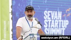 Премьер-министр Армении Никол Пашинян выступает на “Sevan Startup Summit-2019”, 2 августа 2019 г.