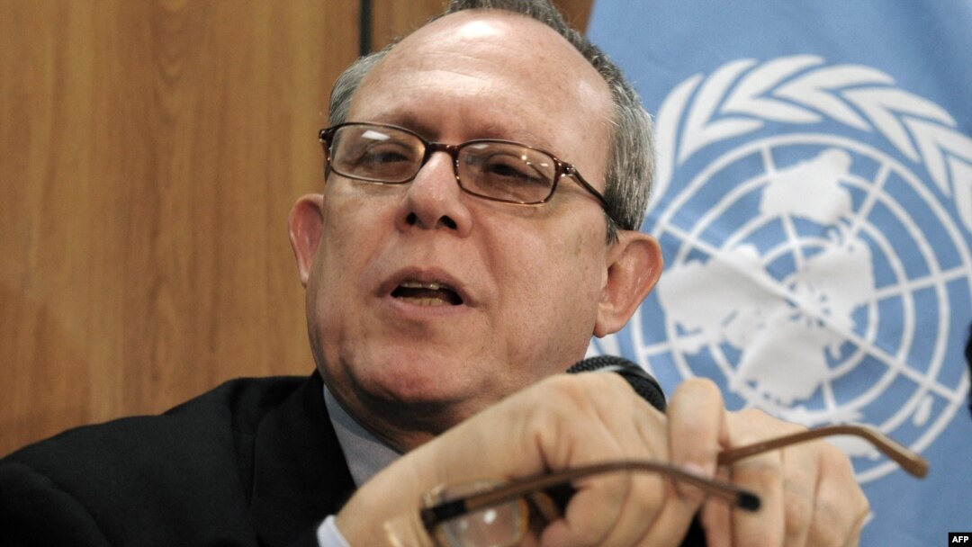 The special rapporteur on freedom of opinion and expression, Frank La Rue, said, "The law could potentially be interpreted very broadly and thereby violate not only the right to freedom of expression but also the prohibition of discrimination."