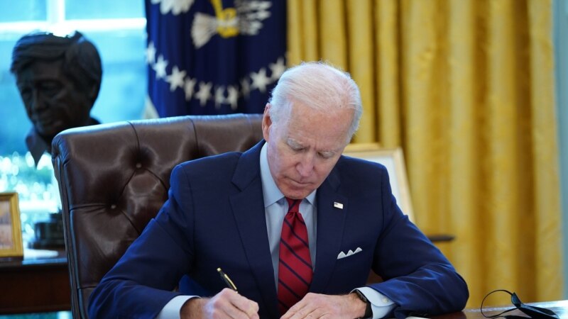 Biden nënshkruan urdhrin që shënjestron kompanitë e mëdha teknologjike