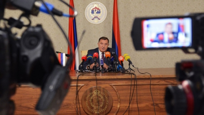 Dodik najavio posjetu Varheljija regiji, Predsjedništvo BiH ponovo ide u Brisel