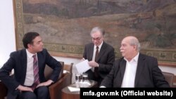Никола Димитров и Николаос Вуцис, претседател на грчкиот Парламент