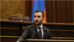 Կոնջորյանը՝ ԱԺ փոխնախագահ. ընտրությանը նախորդեցին կնոջ աշխատավարձի և «Հայփոստ»-ի շուրջ քննարկումներ