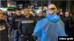 მეტროსადგურ „თავისუფლების მოედნის“ მიმდებარე ტერიტორია.