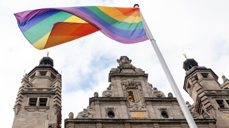 В Германии более 120 католических служащих заявили о принадлежности к ЛГБТ-сообществу
