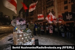 Памяць Міхася Жызьнеўскага ўшанавалі на месцы ягонай гібелі — на вуіцы Грушэўскага